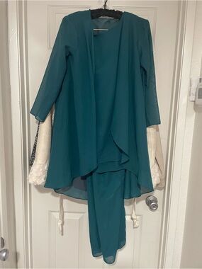 Elegant Teal Women's Two-Piece Pantsuit with Layered Tunic